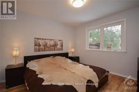 657 Golden Avenue Ottawa ON K2A 2G3
