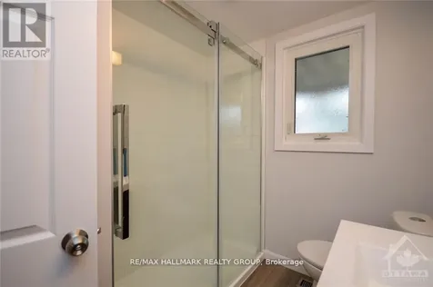 657 Golden Avenue Ottawa ON K2A 2G3