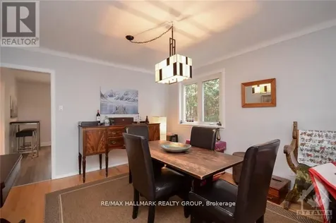 657 Golden Avenue Ottawa ON K2A 2G3