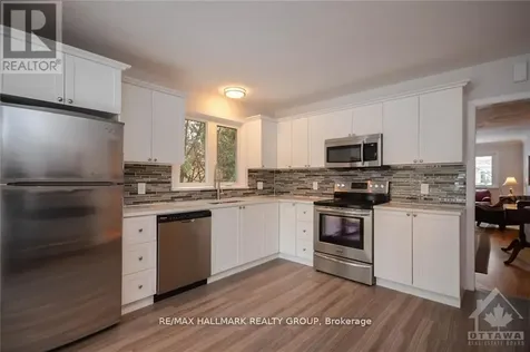 657 Golden Avenue Ottawa ON K2A 2G3