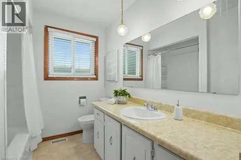 363 Roselawn Place Waterloo ON N2L 5P1