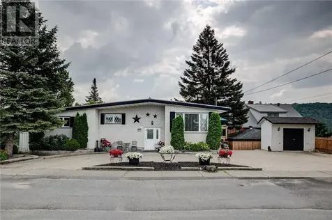 35 Cedar Street Levack ON P0M 2C0