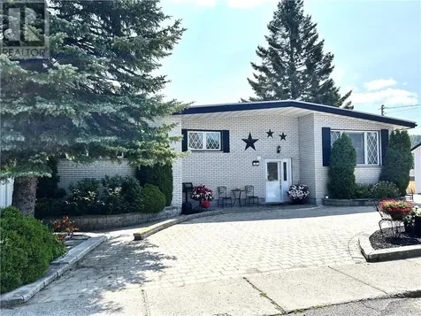 35 Cedar Street Levack ON P0M 2C0
