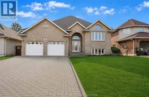 60 Parkview Court Chatham ON N7M 6H9