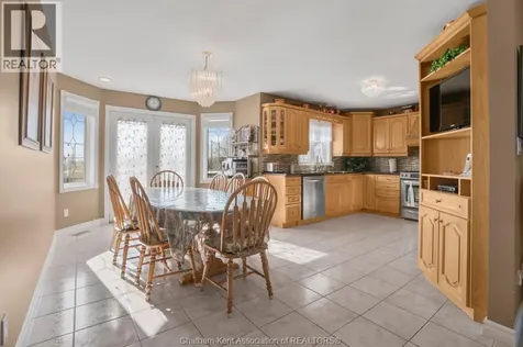60 Parkview Court Chatham ON N7M 6H9