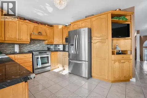 60 Parkview Court Chatham ON N7M 6H9