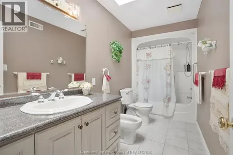 60 Parkview Court Chatham ON N7M 6H9