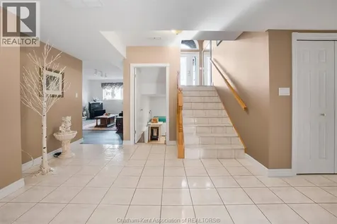 60 Parkview Court Chatham ON N7M 6H9