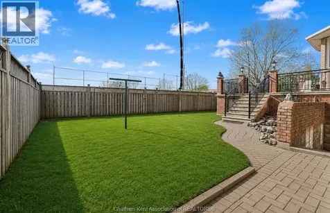 60 Parkview Court Chatham ON N7M 6H9