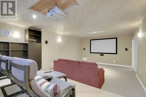 5 Dolomite Street Ottawa ON K2S 1Y8