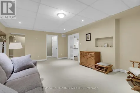5 Dolomite Street Ottawa ON K2S 1Y8
