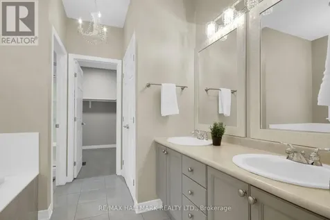 5 Dolomite Street Ottawa ON K2S 1Y8