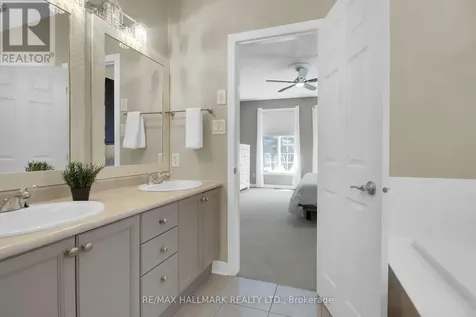 5 Dolomite Street Ottawa ON K2S 1Y8