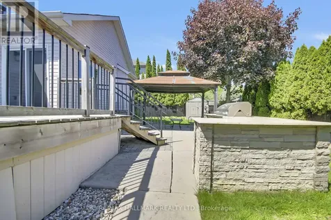 5 Dolomite Street Ottawa ON K2S 1Y8