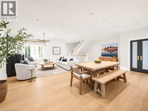 542 Woodland Avenue Burlington ON L7R 2S4