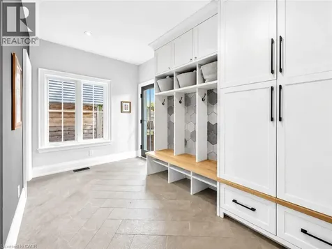 542 Woodland Avenue Burlington ON L7R 2S4