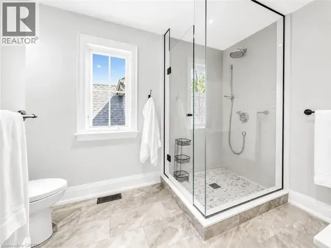 542 Woodland Avenue Burlington ON L7R 2S4