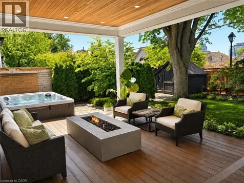 542 Woodland Avenue Burlington ON L7R 2S4