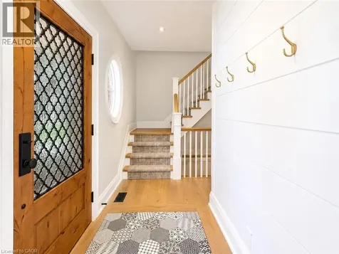 542 Woodland Avenue Burlington ON L7R 2S4