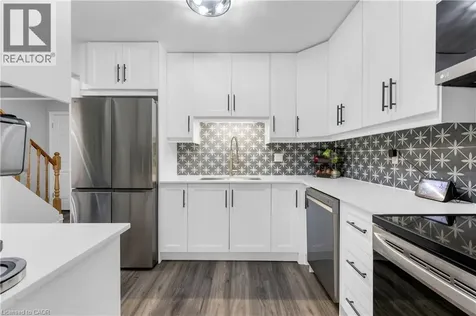 386 Highland Road West Stoney Creek ON L8J 3P9