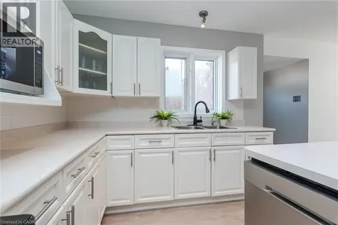 31 Windermere Court Kitchener ON N2N 2W3