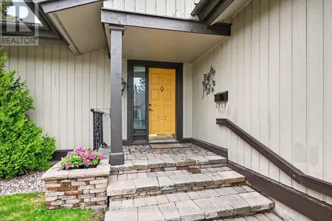 31 Spyglass Ridge Ottawa ON K2S 1R6