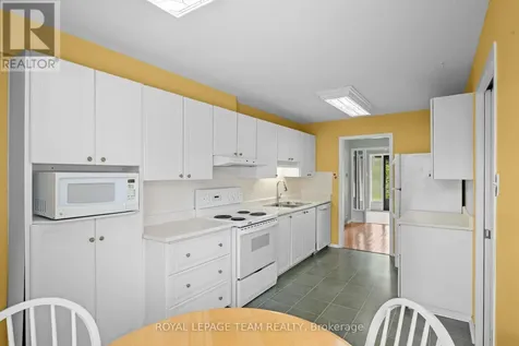 13 Arbor Ridge Ottawa ON K2S 1B9