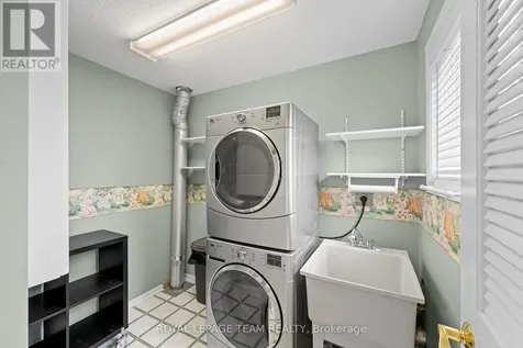 13 Arbor Ridge Ottawa ON K2S 1B9