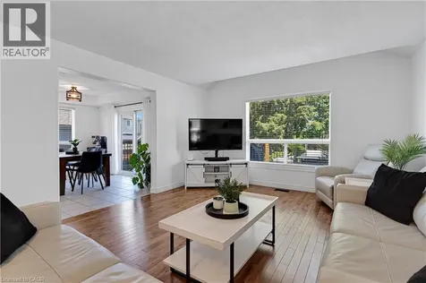 11 Goodwood Court Cambridge ON N1R 8M7