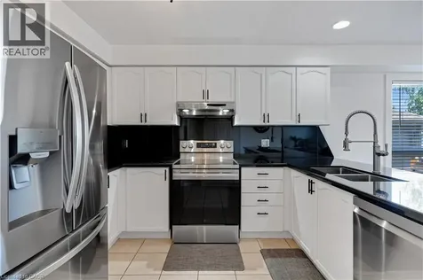 11 Goodwood Court Cambridge ON N1R 8M7