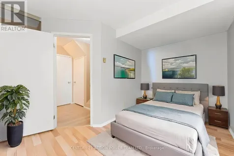 1006 Tanguay Court Ottawa ON K2L 3X5