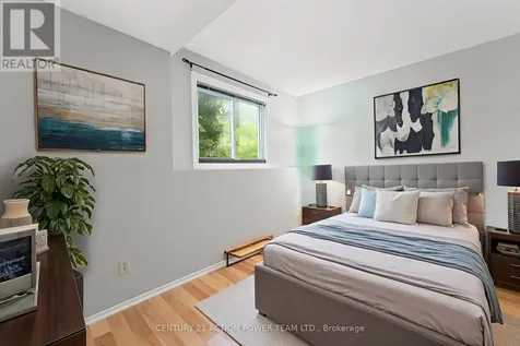 1006 Tanguay Court Ottawa ON K2L 3X5