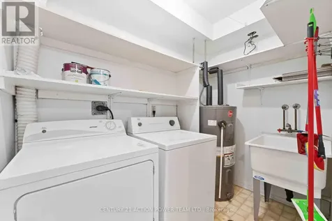1006 Tanguay Court Ottawa ON K2L 3X5