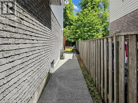 2409 Paula Court Burlington ON L7P 4M1
