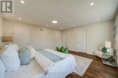 38 Crockart Lane Aurora ON L3X 1V9