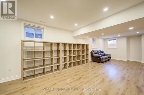 38 Crockart Lane Aurora ON L3X 1V9
