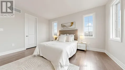 347 Berczy Green Drive Markham ON L6C 3S7