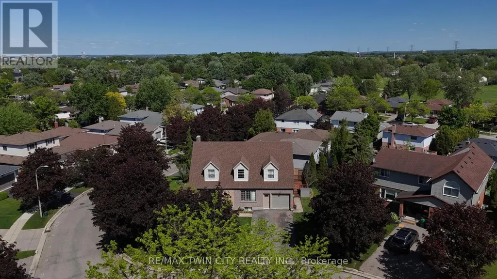31 Windermere Court Kitchener ON N2N 2W3