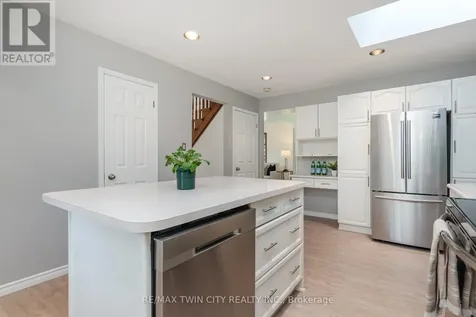 31 Windermere Court Kitchener ON N2N 2W3