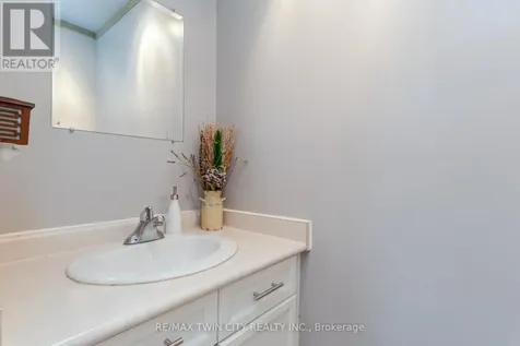 31 Windermere Court Kitchener ON N2N 2W3