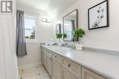 31 Windermere Court Kitchener ON N2N 2W3