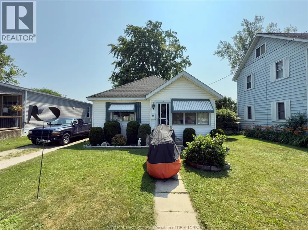 83 Victoria Avenue Kingsville ON N9Y 1T2