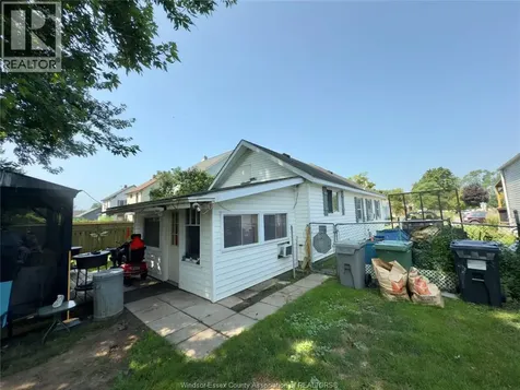 83 Victoria Avenue Kingsville ON N9Y 1T2