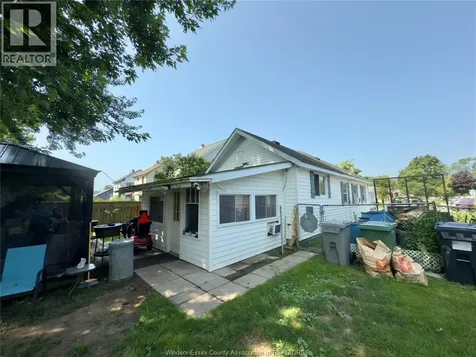 83 Victoria Avenue Kingsville ON N9Y 1T2