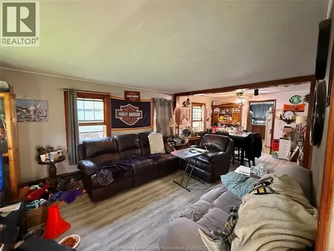 83 Victoria Avenue Kingsville ON N9Y 1T2