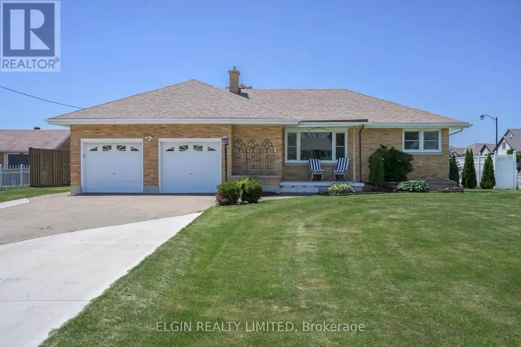 2 Lyndale Avenue Central Elgin ON N5R 1C4