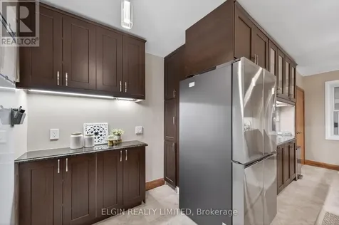 2 Lyndale Avenue Central Elgin ON N5R 1C4