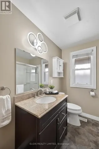 2 Lyndale Avenue Central Elgin ON N5R 1C4