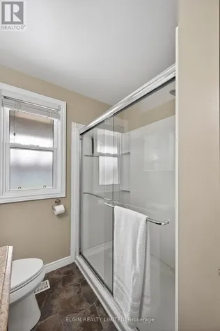 2 Lyndale Avenue Central Elgin ON N5R 1C4