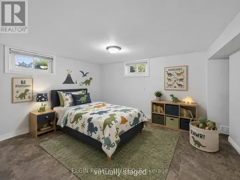 2 Lyndale Avenue Central Elgin ON N5R 1C4